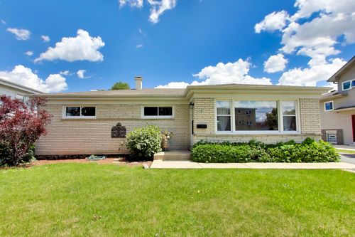 1081 Willson Dr, Des Plaines, IL, 60016-5731 | Card Image