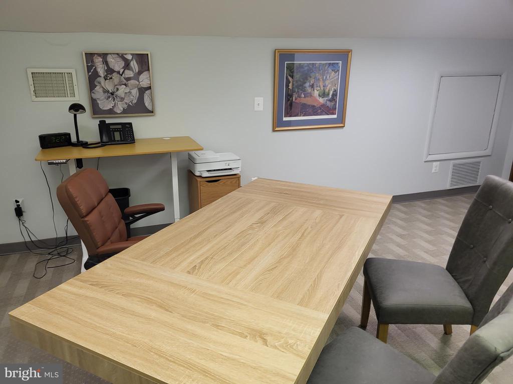 Commercial Lease in OAKTON 3