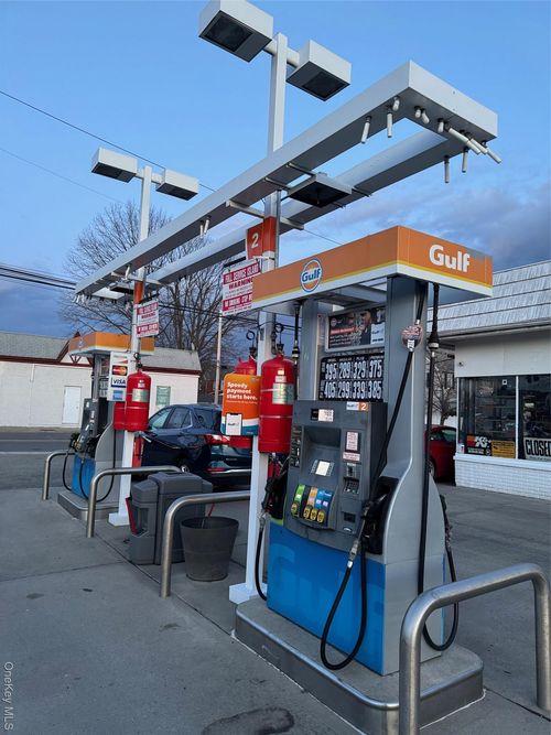 295 Hillside Ave, Williston Park, NY, 11596-2102 | Card Image