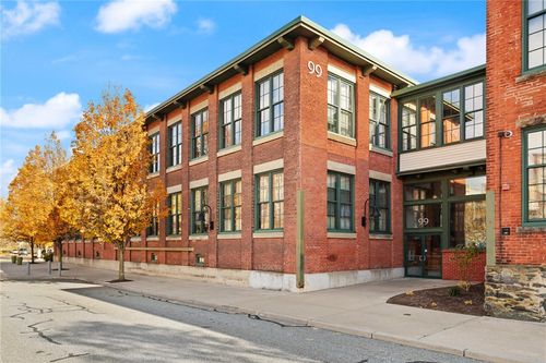 unit-205-99 Allen St, Woonsocket, RI, 02895-4396 | Card Image