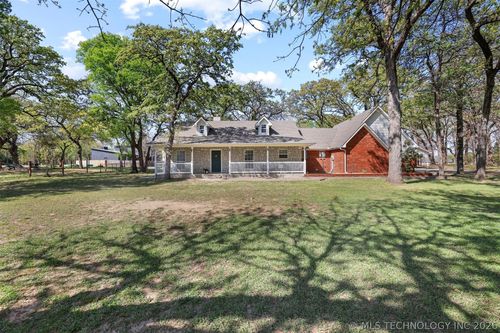 11952 N Woodlands Cir, Kingston, OK, 73439-4461 | Card Image