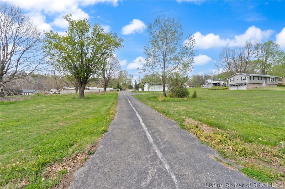 Land in Paoli 2