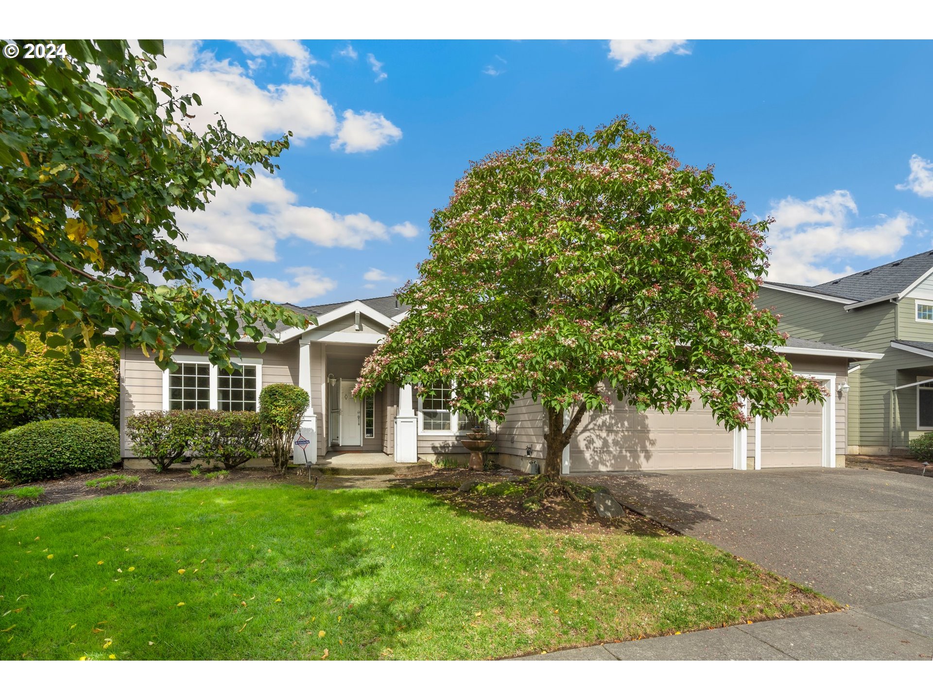 Dereck Ln, Hillsboro, OR 97124
