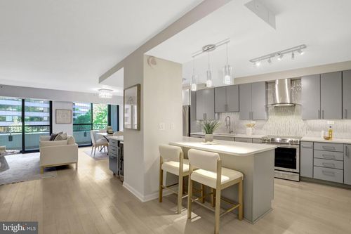 601s-1300 Crystal Dr, ARLINGTON, VA, 22202-3236 | Card Image