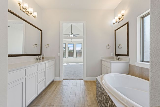 3870 White Clover Ln, House other with 4 bedrooms, 5 bathrooms and null parking in Prosper TX | Image 17