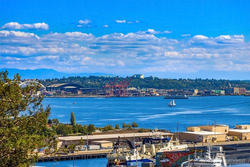 b-2344 W Plymouth St, Seattle, WA, 98199-4121 | Card Image