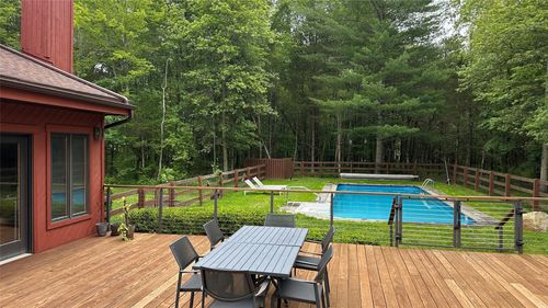 4 Moonstone Rd, New Paltz, NY, 12561-3613 | Card Image