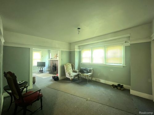 1923 Gladstone St, Detroit, MI, 48206-2231 | Card Image