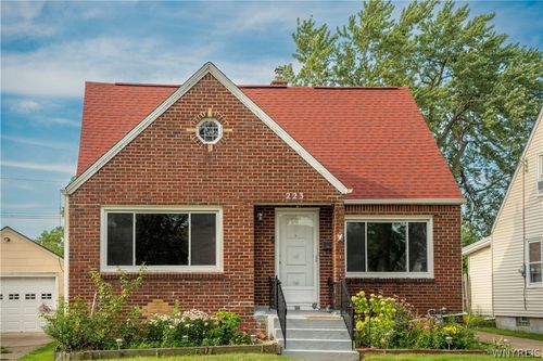223 Renwood Ave, Buffalo, NY, 14217-1050 | Card Image