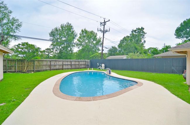 823 Timber Cove Dr, House other with 3 bedrooms, 2 bathrooms and 2 parking in Seabrook TX | Image 30