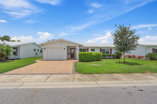 9226 41st St N, PINELLAS PARK, FL, 33782-5611 | Card Image