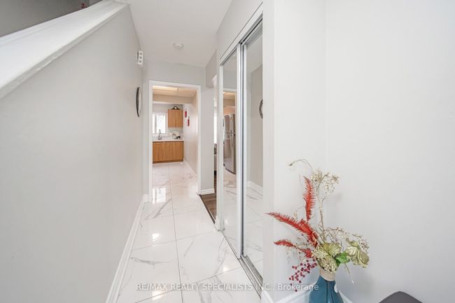 308 Fleetwood Cres, Condo with 4 bedrooms, 2 bathrooms and 2 parking in Brampton ON | Image 6