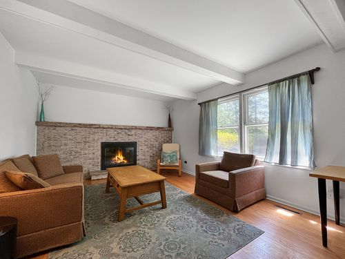 323 Golf Rd, Libertyville, IL, 60048-3511 | Card Image