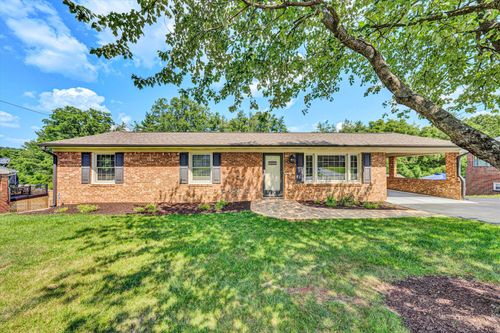 716 Arcadia Cir, Vinton, VA, 24179-2810 | Card Image