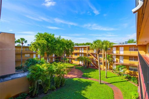 302c-1330 W 54th St, Hialeah, FL, 33012-1811 | Card Image