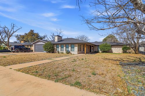 2208 Bedford Dr, Midland, TX, 79701-5711 | Card Image