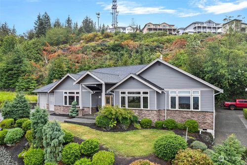 985 Burlington Heights Dr, Burlington, WA, 98233-1491 | Card Image