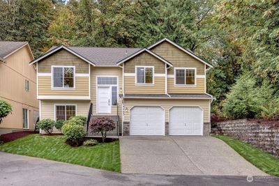 14405 Se 188th Way, House other with 5 bedrooms, 3 bathrooms and 2 parking in Renton WA | Image 2