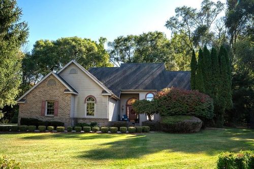 3106 Hunters Trl, Mount Pleasant, MI, 48858-8802 | Card Image