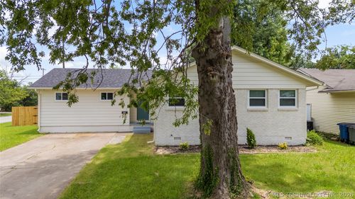 2703 S Norwood Ave, Tulsa, OK, 74114-5143 | Card Image