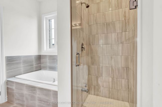 87 Inverary Cres, House attached with 3 bedrooms, 3 bathrooms and 1 parking in Vaughan ON | Image 22