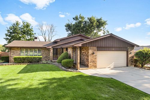 53 James Dr, Westmont, IL, 60559-2357 | Card Image