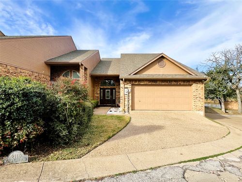 2116 Clear Lake Rd, Weatherford, TX, 76087-7984 | Card Image