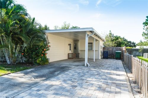 2915 W Paxton Ave, Tampa, FL, 33611-4013 | Card Image