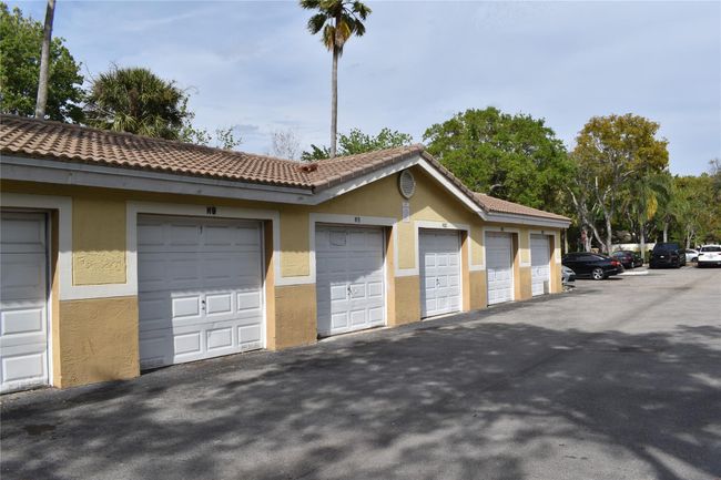 APT-111 - 2600 S University Dr, Condo with 2 bedrooms, 2 bathrooms and null parking in Davie FL | Image 23