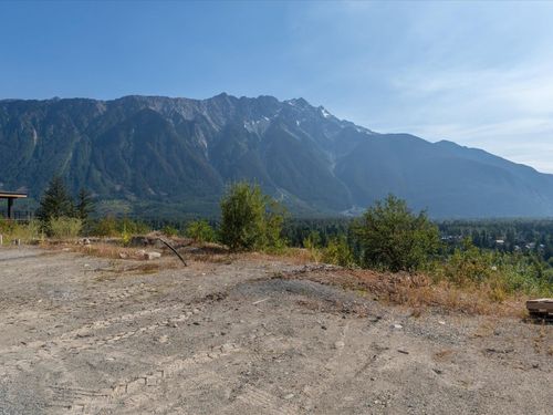 8214 Merlot Peak Dr, Pemberton, BC, V0N2L3 | Card Image