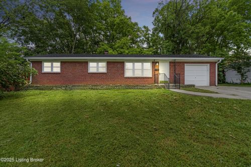 7805 Seebolt Dr, Louisville, KY, 40219-4168 | Card Image