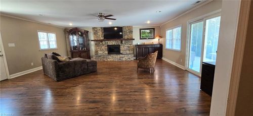 3412 Cloverdale Dr, Greensboro, NC, 27408-2902 | Card Image