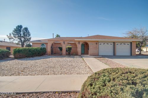4500 R J Lunn Ct, El Paso, TX, 79924-6009 | Card Image