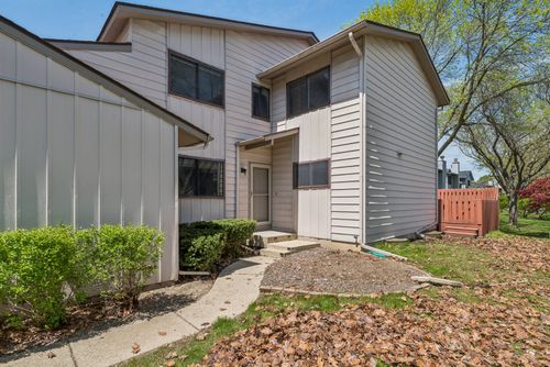 130 Windsor Dr, Vernon Hills, IL, 60061-1417 | Card Image