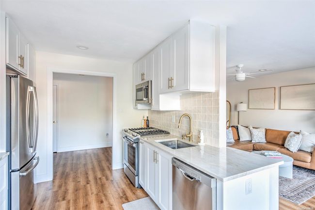 APT-27F - 460 Old Town Rd, Home with 1 bedrooms, 1 bathrooms and null parking in Port Jefferson Station NY | Image 5