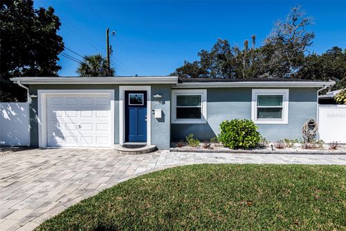 569 Bamboo Drive S, St Petersburg, FL, 33707 | Card Image