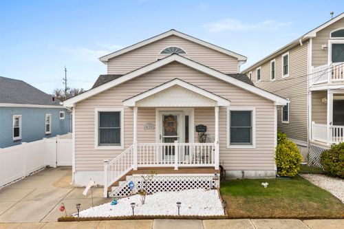 428 W Pine Ave, Wildwood, NJ, 08260-2336 | Card Image