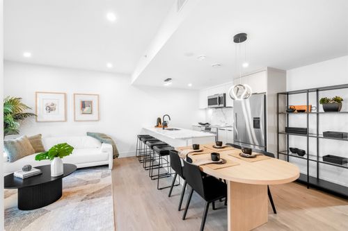 {{alt}} | Card Image