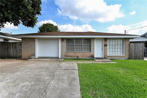 10 Maple St, Gretna, LA, 70053-7014 | Card Image
