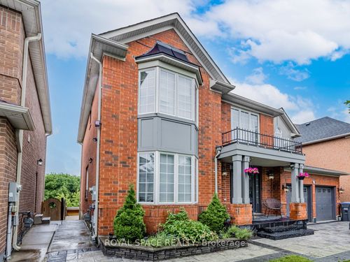 121 Whitwell Dr, Brampton, ON, L6P1L4 | Card Image