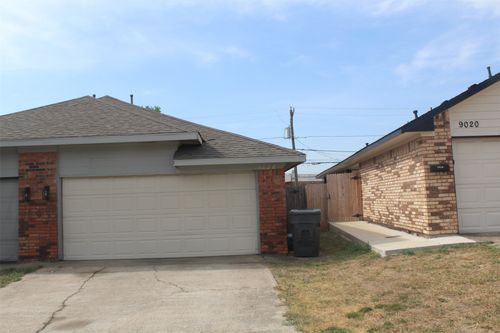 9022 Greenmound Ave, Dallas, TX, 75227-8355 | Card Image