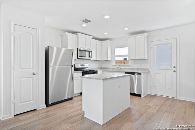 2910 Forsyth Cyn, House other with 2 bedrooms, 2 bathrooms and null parking in Converse TX | Image 5