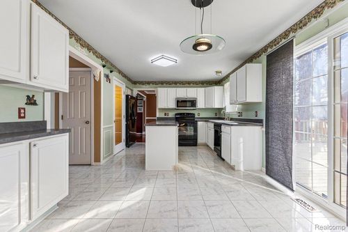 8886 Stonebridge Ct, Van Buren Township, MI, 48111-4484 | Card Image