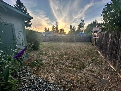 95 Oak Ave, Redway, CA, 95560-9903 | Card Image