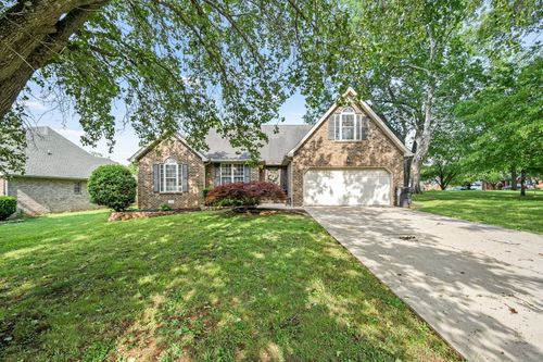 717 Williamsburg Dr, Smyrna, TN, 37167-3115 | Card Image