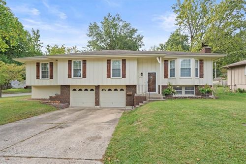 16121 E 36th St S, Independence, MO, 64055-3720 | Card Image