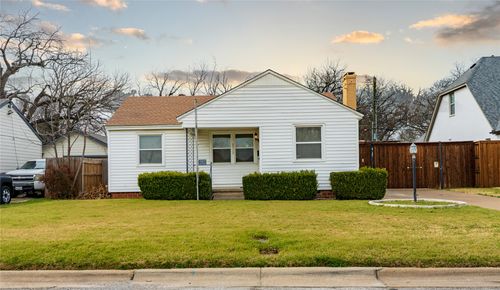 2512 Earl Ln, Fort Worth, TX, 76107-4606 | Card Image