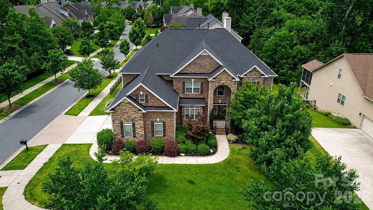 Residential in Huntersville