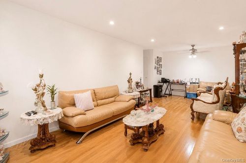 3f-180 Van Cortlandt Park S, New York, NY, 10463 | Card Image
