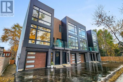 2-2639 R Dundas St W, Toronto, ON, M6P1X9 | Card Image